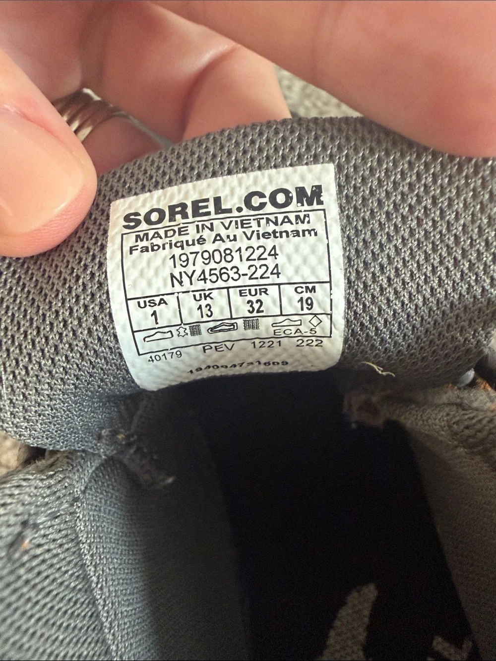 Sorel Kids Waterproof Out and About Boots size 1Y